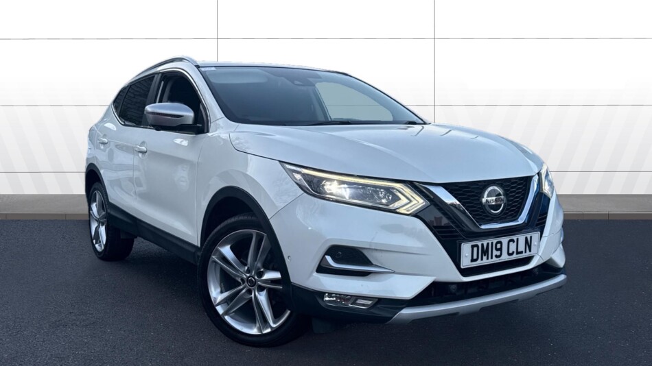 Nissan Qashqai 1.3 DiG-T N-Motion 5dr Petrol Hatchback